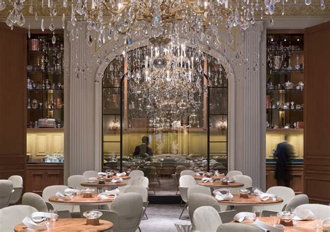 Alain Ducasse Au Plaza Athénée Picture Gallery With Images Luxury Restaurant Plaza