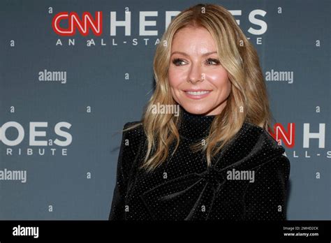 Kelly Ripa Attends The 13th Annual Cnn Heroes An All Star Tribute At
