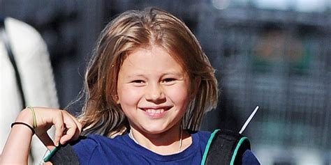 Michelle williams showers matilda ledger with kisses after she jets home from paris trip. Who is 14yo Matilda Ledger? Heath Ledger's daughter's Wiki