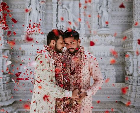 Gay Indian Couple Gets Married Traditionally In A Hindu Temple In New Jersey Since Same Sex