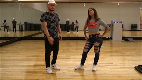 How To Dance Cumbia Basic Step Youtube