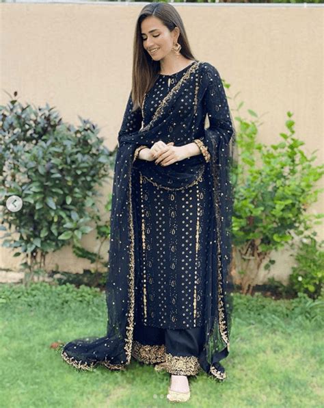 Sana Javeds Recent Photos Set New Traditional Fashion Goals