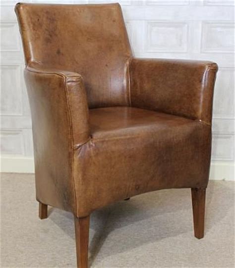 Get a 10.000 second vintage leather armchairs in the stock footage at 29.97fps. SMALL LEATHER ARMCHAIR