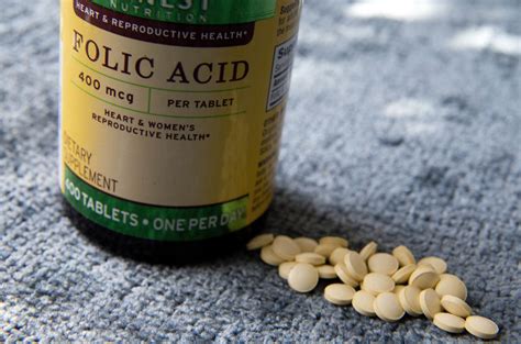 Here's more about folic acid, including what it is, how folic acid helps during pregnancy, the amount you should take and which foods give you the biggest the benefits of folic acid are vast, and loads of research have shown that when this nutrient is started in the months preceding pregnancy, it has. Despite autism fears, here's why pregnant women should ...