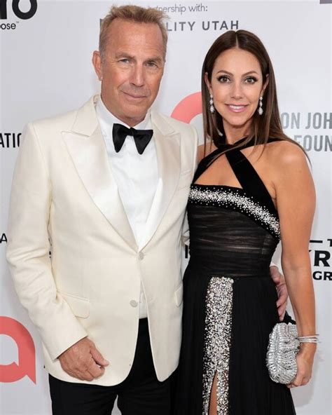 Kevin Costner Wife Who Is Yellowstones John Dutton Star Married To Tv And Radio Showbiz