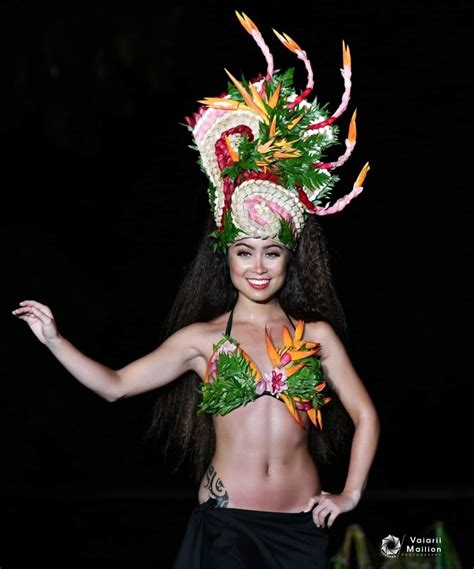 Hawaiian Woman Hawaiian Girls Polynesian Dance Polynesian Culture Tahitian Costumes