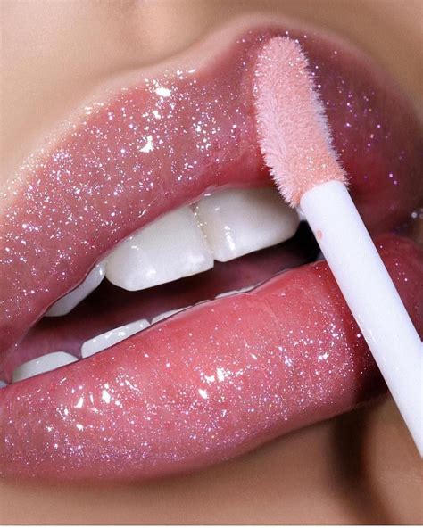 Glossy Lips Aesthetic Lips Pin By Taylor Welever On Pink Aesthetic In