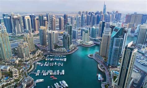 Based in dubai, emirates connects people all over the world to a network of over 150 destinations. Uni Emirat Arab Berhentikan Visa Baru untuk Warga Asing ...