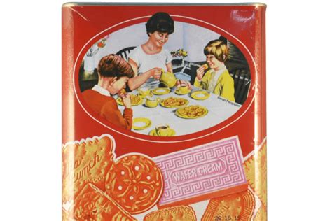 Biskuit ini sering dijumpai pada saat momen hari namun, tahukan anda bahwa dibalik itu semua, kaleng legendaries yang sudah dipakai sejak tahun 1971 ini, memiliki desain gambar berupa ibu dan. Daftar Harga Khong Guan Kaleng » Blog elevenia