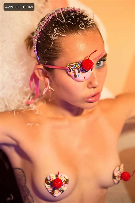 Miley Cyrus Nude In Uhq Plastik Magazine Aznude