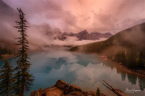 Moraine Lake Sunset As Every Landscape Photographer Knows Flickr
