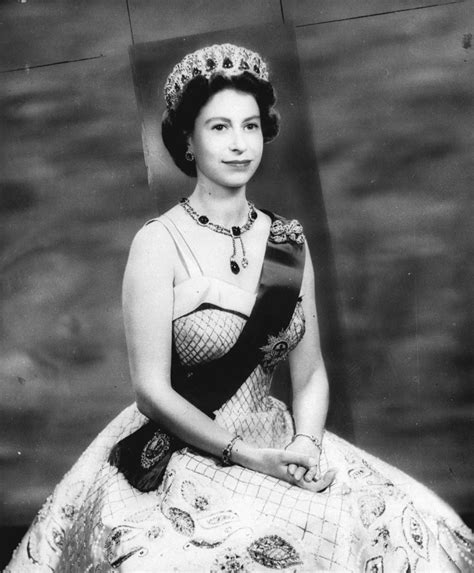 Era un apuesto joven de 18 años cuando conoció a isabel antes de la guerra. Curiosidades del Mundo: 20 Curiosidades y cosas ...