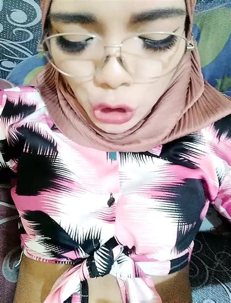 indonesian hijab shemale cum and eat it xhamster