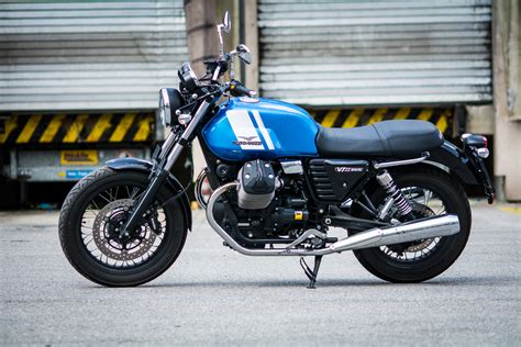 Moto guzzi'nin cafe racer kategorisindeki v7 special modeli hakkında detaylı bilgilere ve teknik bilgilere ulaşabilirsiniz. Moto Guzzi V7 II 750 Special ABS: Appuntamento con ...