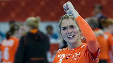 Estavana polman (born 5 august 1992) is a dutch handball player for team esbjerg and the dutch national team. Süß! Hier feiert Estavana mit Tochter Jesslynn den WM ...