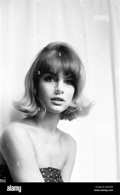 Jean Shrimpton 1963 Black And White Stock Photos And Images Alamy