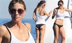 Sylvester Stallone S Wife Jennifer Flavin Shows Off Incredible Figure