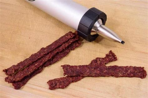 Below you will find beef, pork, turkey, game, fish & deer jerky recipes / marinades with step by step instructions. Jerkyholic's Original Ground Beef Jerky | Recipe | Ground beef jerky recipe, Jerky recipes, Beef ...