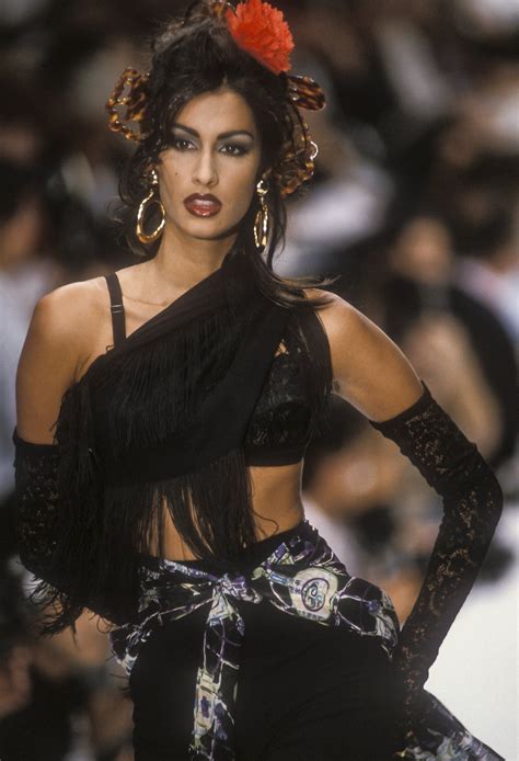 Yasmeen Ghauri Complice Runway By Dandg 1992 Fashion Fashion Models