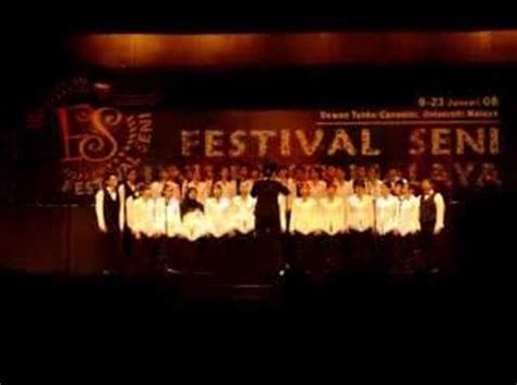 Malaysia tanah airku esei : Feseni UM 2008 - KK5 Malaysia Tanah Airku - YouTube