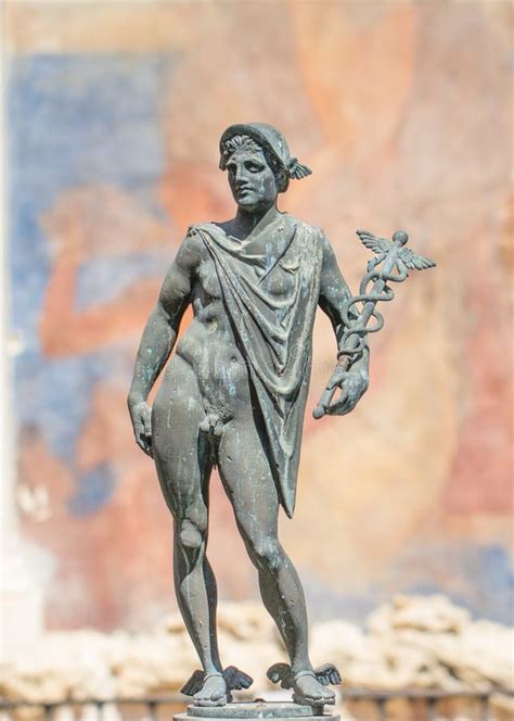 Hermes E Dionysus Estátua Antiga Do Grego Clássico De Hermes De Foto