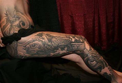 Large skull … 10.04.2021 · snake tattoos are similar to insect and spider tattoos on one point: leg tattoo tribal snake img on tatto body tattoo | Leg ...