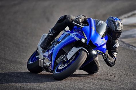 Click here for complete rating. 2020 Yamaha YZF-R1 Specs & Info | wBW