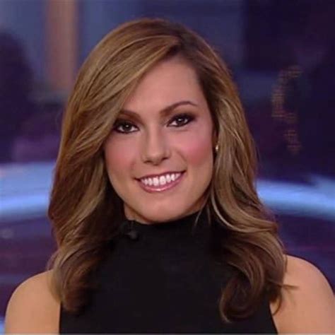 Fox News Anchors Female News Anchors Beautiful Women