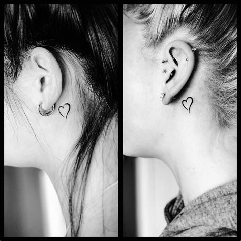 70 Best Behind The Ear Tattoos For Women Blurmark Behind Ear Tattoos Ear Tattoo Finger