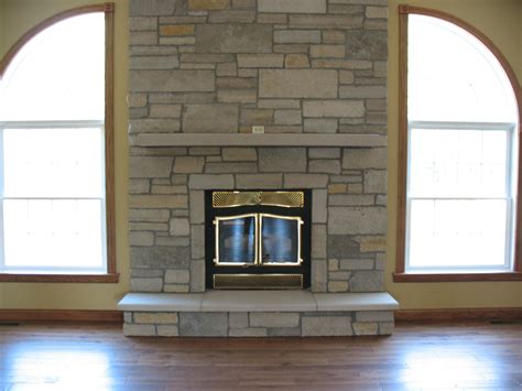 The pictures of stone fireplaces shown here feature beautifully handcrafted designs carefully assembled to reflect the unique artistry of its creator! 30 Perfect Stone Fireplace Pictures | CreativeFan