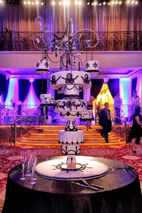 Upside down wedding cakes { hanging chandelier cake + suspended wedding cake } finanzen auf unserer website hinzugefügt. Upside-Down Chandelier | Simple wedding cake, Classic ...