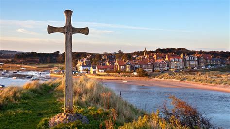 Seven Beautiful British Seaside Villages To Visit By Train From