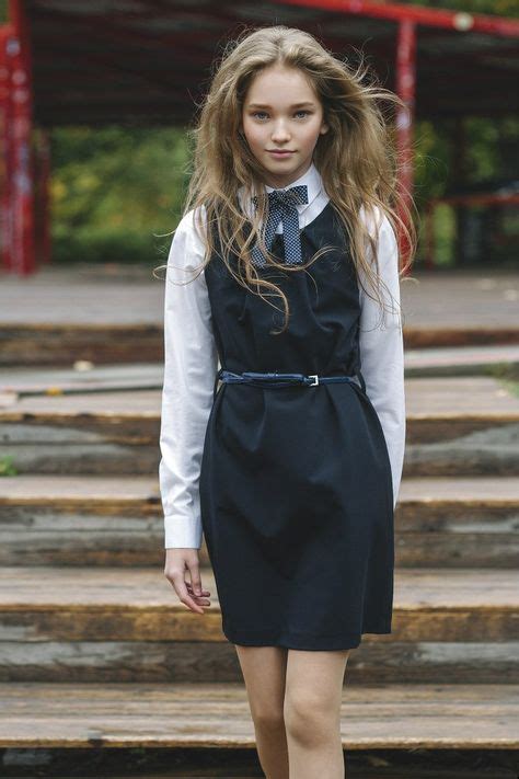 Pin By Damia Batrisyia On School Uniform With Images School Girl