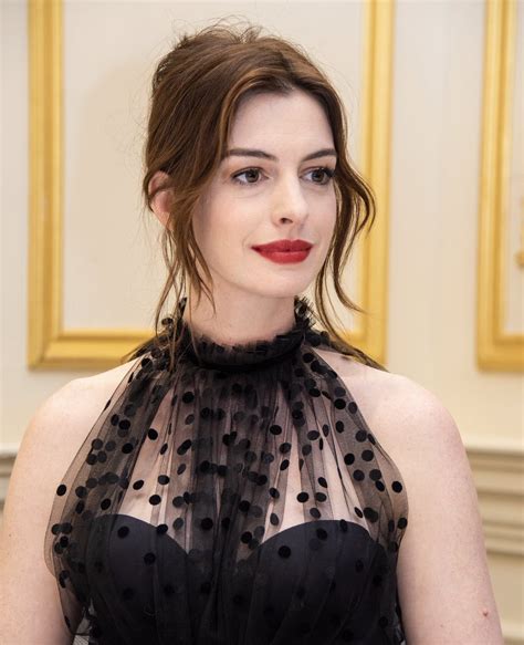 Anne Hathaway Apologizes For The Witches Limb Difference Portrayal Twitter