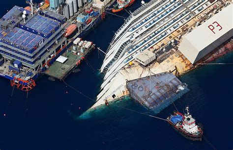 Aerial Photos Show That The Workers Flipping The Shipwrecked Costa