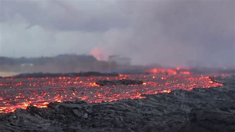 Video Captures Rapid Lava Flow In Puna Hawaii Youtube