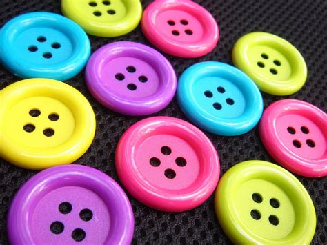 Big Fancy Buttons 10 Buttons Only 295usd