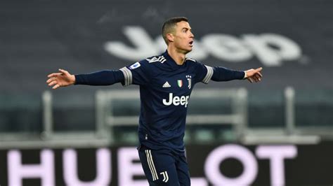 Resmi maçlarda 500 gole ulaşan real madrid'in portekizli futbolcusu. CR7 igualó a Bican como el máximo goleador histórico ...