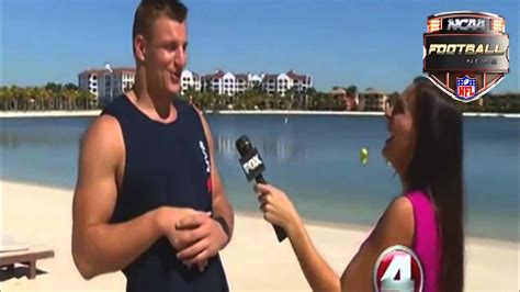 Rob Gronkowski Flirts With Female Reporter About Valentines Day Plans Youtube
