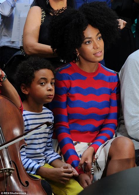 Solange Knowles Goes Without Make Up At Mardi Gras In New Orleans