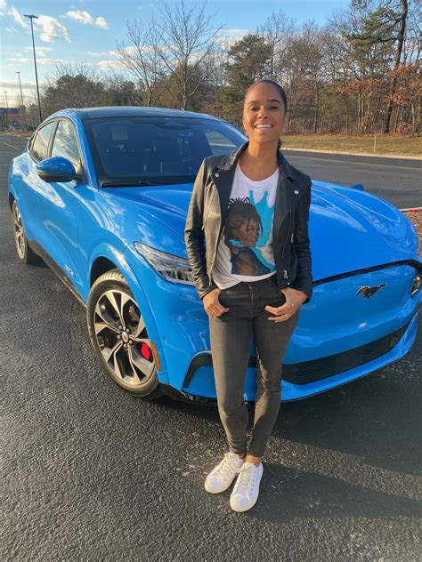Dream crazier shines a spotlight on female athletes who have broken barriers, brought people together through their performance and inspired generations of athletes to chase after their dreams. #ShowSomeMuscle: Mach-E Challenge Honors Women's Strength