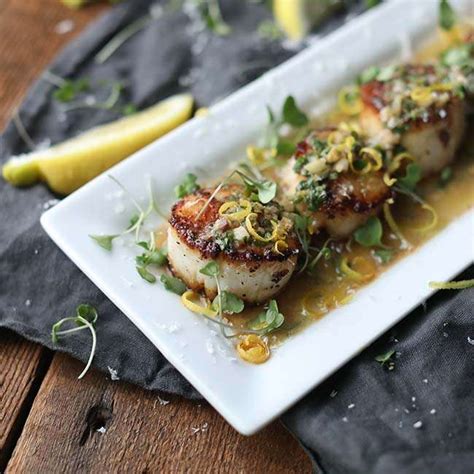 Pan Seared Scallops Recipe With White Wine And Herb Butter Sauce