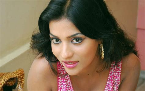 Indian Girls Are Very Common On Hot And Deep Cleavage Show Hot Girls Shows Cleavage Hot And Spicy