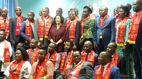 Devant la presse, bahati lukwebo a fait savoir que c'est une décision … l'informateur bahati lukwebo a remis ce mardi 16 février au nouveau premier ministre sala lukonde, le rapport de sa. Kinshasa / dédoublement de l'AFDC-A : Leila Zerrougui ...