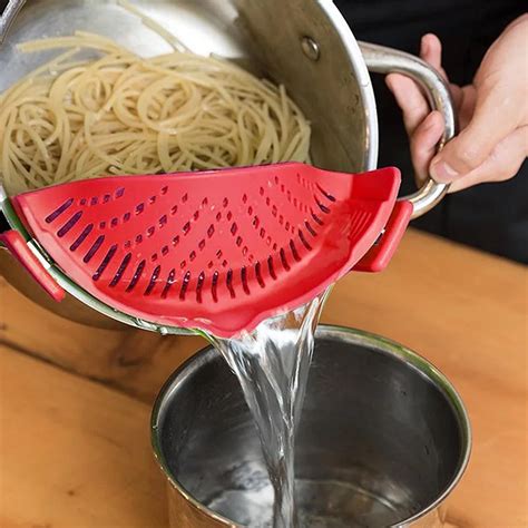 Factory Wholesale Kitchen Accessories Silicone Snap And Strain Strainer