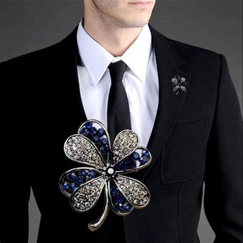 Nouveau bleu strass broches pour hommes costume épinglette col de chemise bijoux quatre feuilles