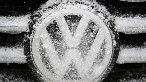 Geldregen mit Gegenwind VW Aktionäre klopfen Börsengang ab WELT