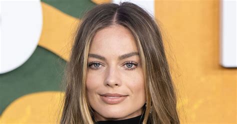 Margot Robbie Shows Off Her Dance Moves In A Sexy Plunging Dress Flipboard