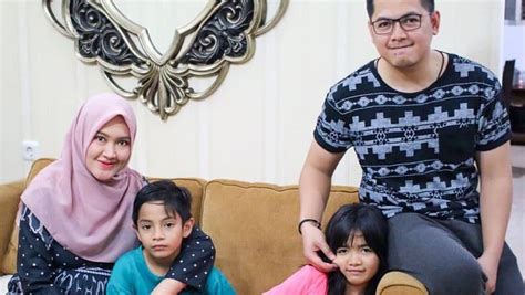 Find more about tak sabar, the meaning of tak sabar and translation of tak sabar from indonesian to english on kamus.net. Cerita Tommy Kurniawan soal Kedua Anaknya Tak Sabar Jadi Kakak