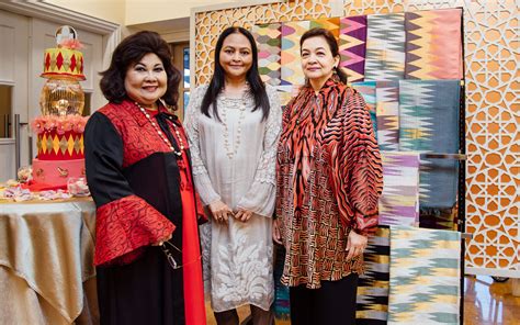 Aina syahirah and zainul azrin. Artisanal Heritage Meets Regal Inspiration: The Launch Of ...